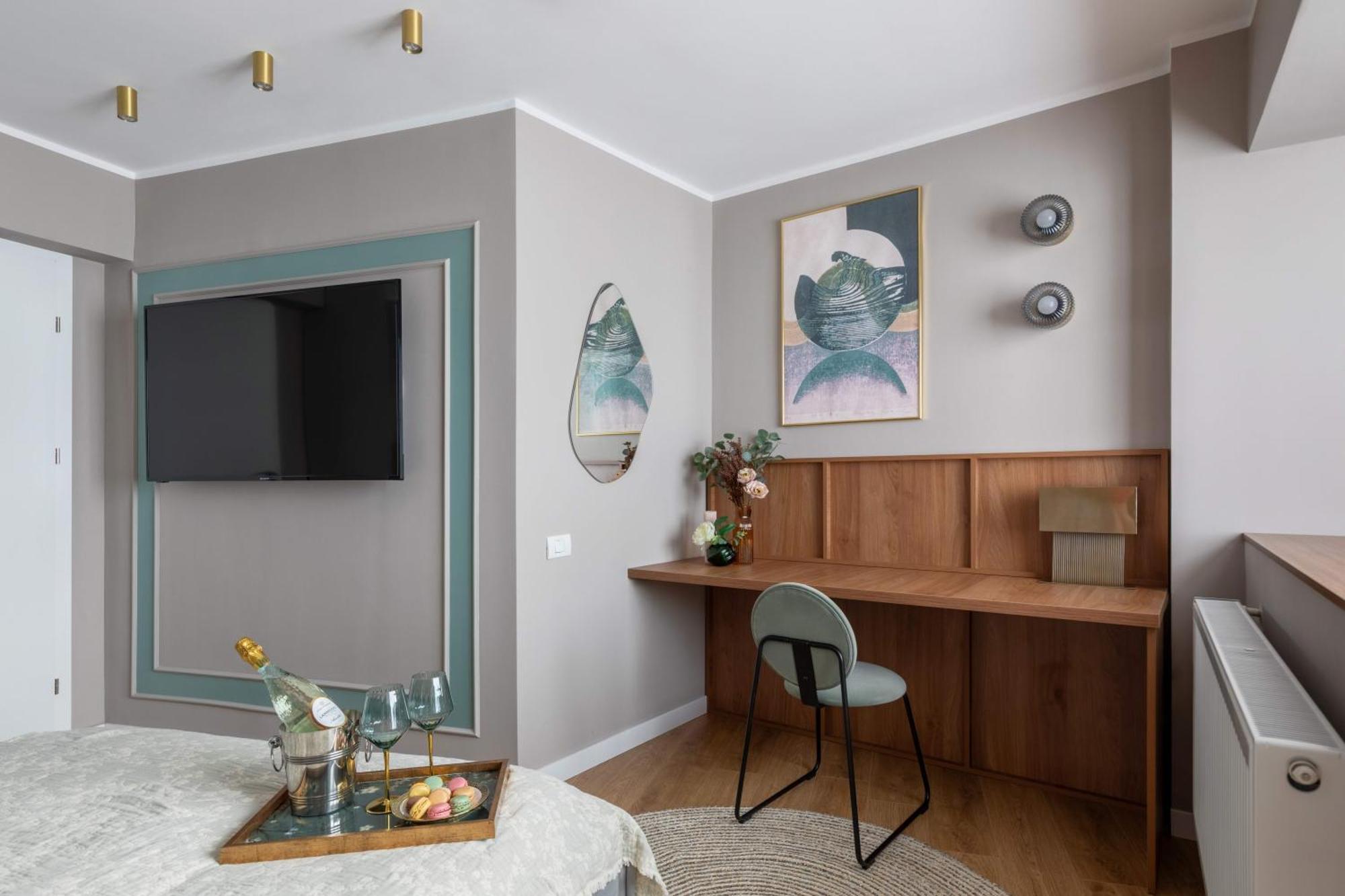 Holt - Sublime Minty Green 1Br On The Park Bukarest Eksteriør billede